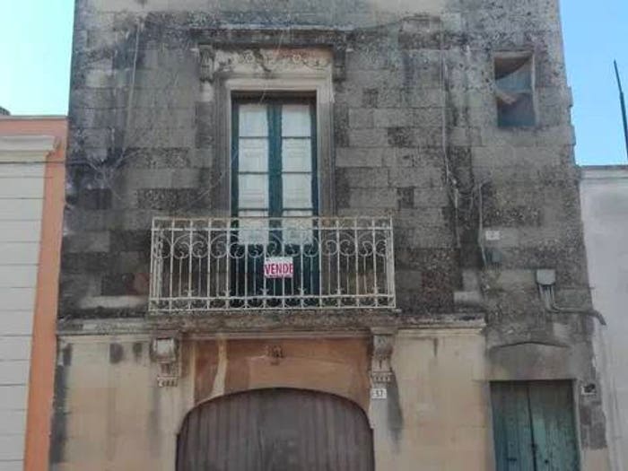Casa con 6 locali in vendita in Via Roma, Sanarica