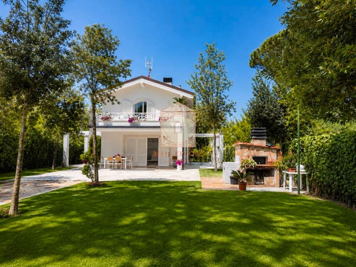 Casa con 6 locali in vendita in Via Giovanni Agnelli, Centro, Forte dei Marmi