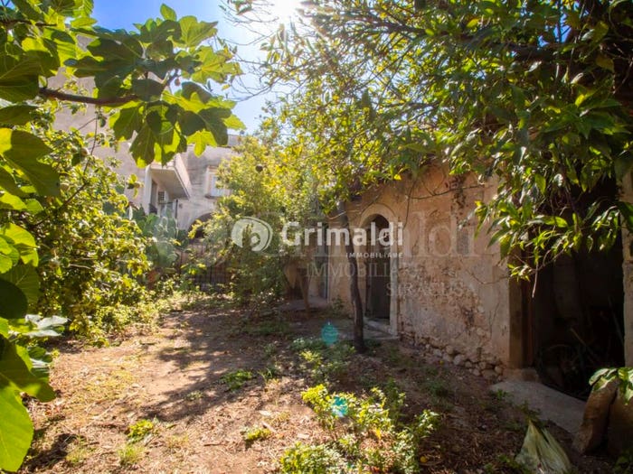 Casa con 6 locali in vendita in VIA GIUSTI, Centro, Avola