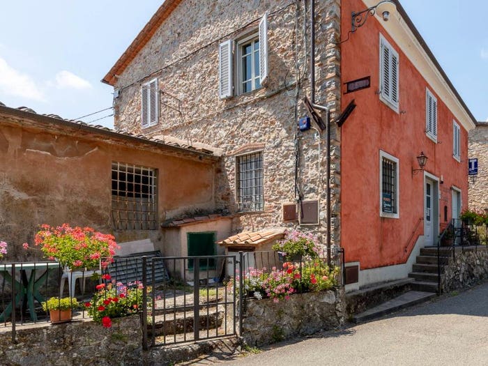 Casa con 6 locali in vendita in Via Seimiglia, Camaiore Paese, Camaiore
