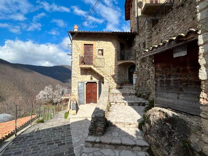 Appartamento con 5 locali in vendita in Località Rocchetta, Rocchetta, Cerreto di Spoleto