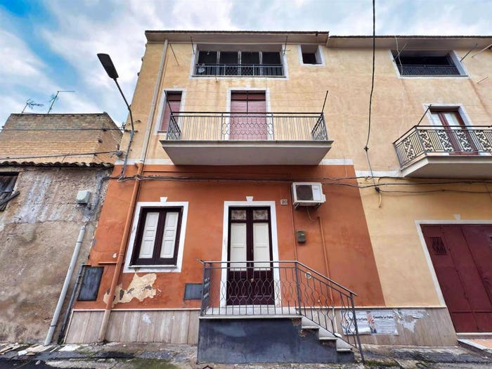 Casa con 6 locali in vendita in Campobello di Licata
