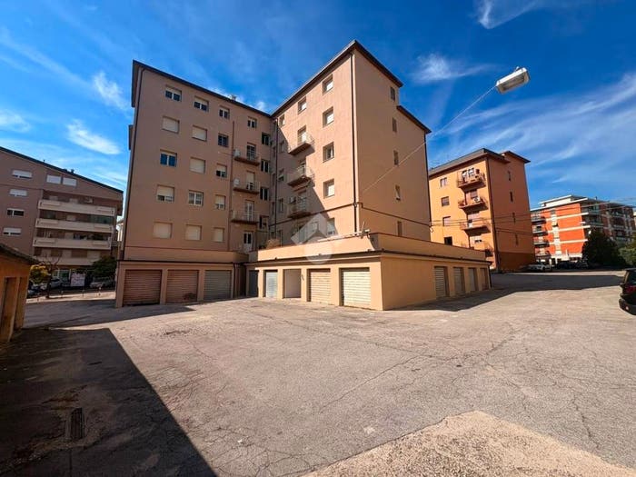 Appartamento trilocale in vendita in Viale Martiri della Libertà, Centro, Fabriano