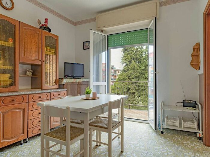 Appartamento bilocale in vendita in Via Giardini, Borghetto Santo Spirito