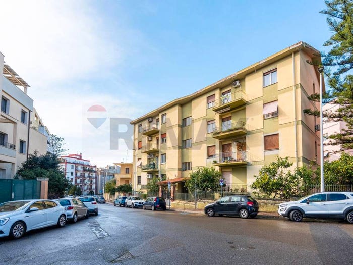 Appartamento con 5 locali in vendita in Bonaria, Cagliari