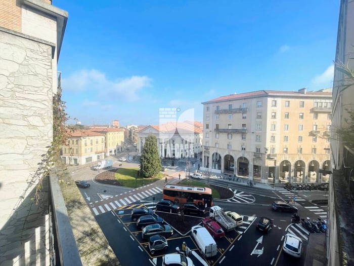 Appartamento con 6 locali in vendita in Galleria Ludovico Mortara, Centro, Mantova
