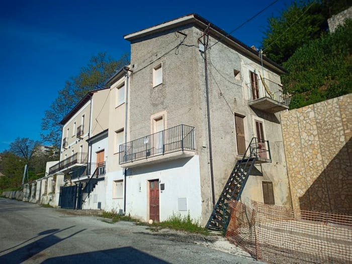 Casa con 5 locali in vendita in Via Giuseppe Garibaldi, Abbateggio