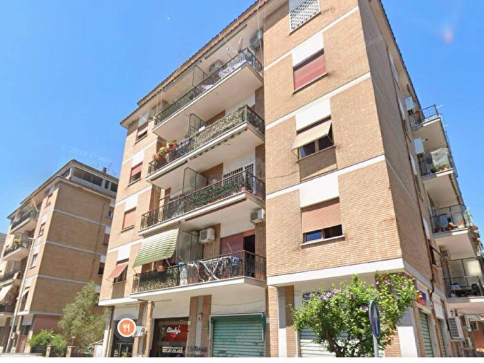 Appartamento trilocale in vendita in Via Federico Jorini, Portuense, Roma