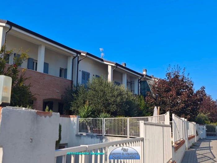 Appartamento con 6 locali in vendita in Via Don Pietro Polazzi, Centro, Savignano sul Rubicone
