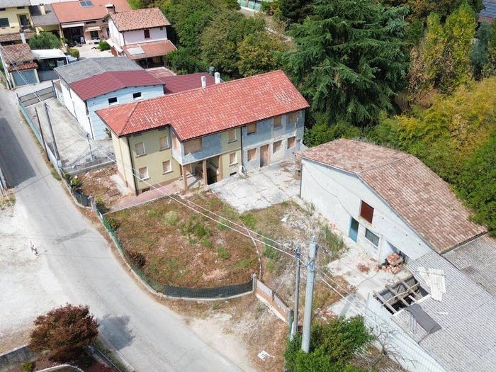 Casa con 6 locali in vendita in Via Casoni, Castelfranco Veneto