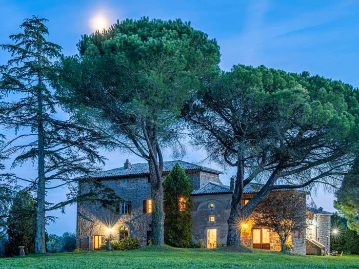 Casa con 6 locali in vendita in Località Cerreto, Lubriano