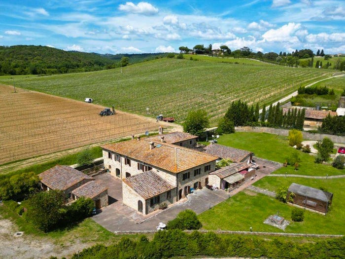 Casa con 6 locali in vendita in Via di Castelnuovo Berardenga, Centro, Castelnuovo Berardenga