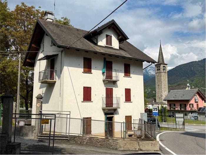 Casa con 6 locali in vendita in Via Lauresca, Zornasco, Malesco