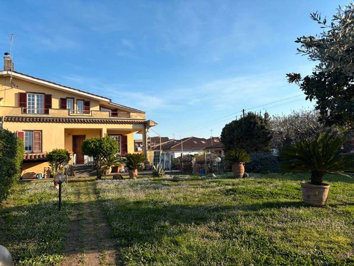 Casa con 6 locali in vendita in Via Lago di Scanno, Centro, Anguillara Sabazia