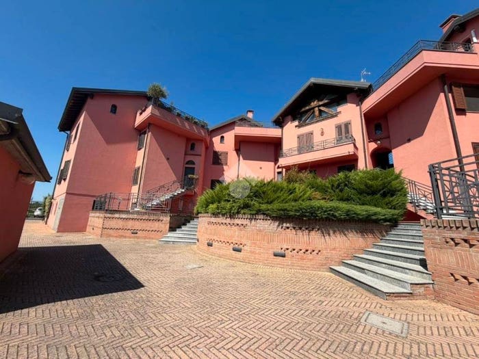 Appartamento quadrilocale in vendita in Via delle Orchidee, Centro, Trivolzio