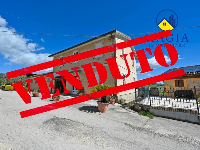 Casa con 6 locali in vendita in Contrada Tose, Castel di Lama