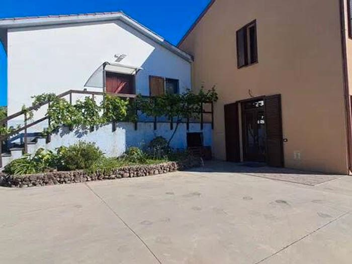 Casa con 6 locali in vendita in Bauladu