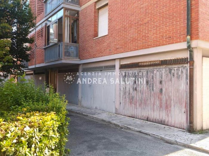 Appartamento con 6 locali in vendita in Viale Italia, Oltrera, Pontedera