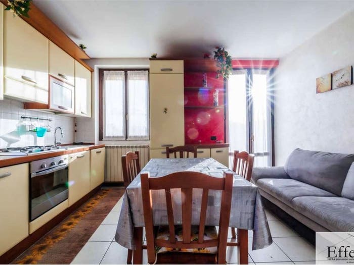 Appartamento trilocale in vendita in Centro, Brebbia