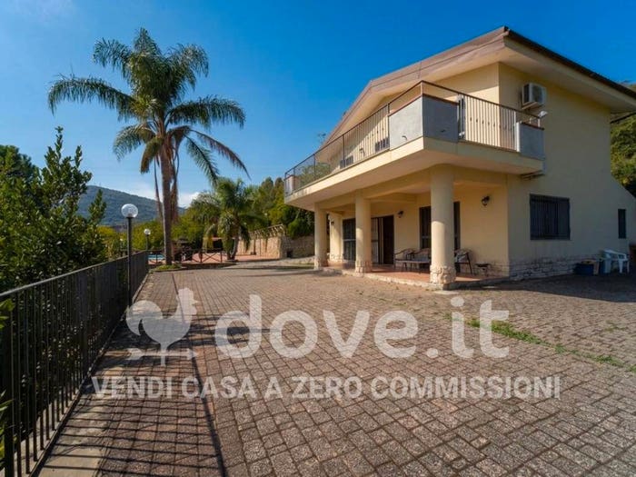 Casa quadrilocale in vendita in Contrada Santa Caterina, Francavilla di Sicilia