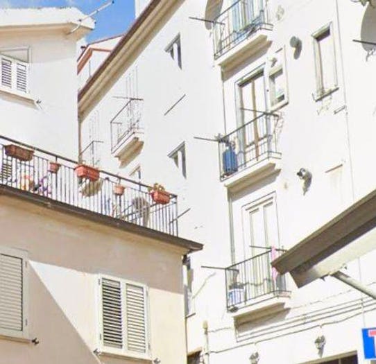 Appartamento trilocale in vendita in Largo Maddalena, Centro, Campagna