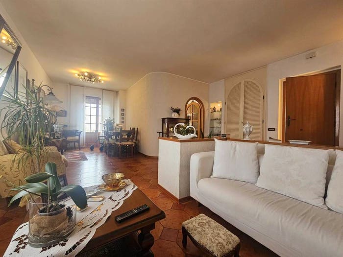Appartamento con 5 locali in vendita in via Montale, Venturina, Campiglia Marittima
