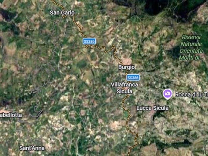 Appartamento con 6 locali in vendita in Via Francesco Petrarca, Villafranca Sicula