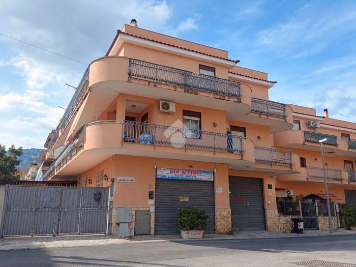 Appartamento con 5 locali in vendita in Via Oreste lo Valvo, Cardillo, Palermo