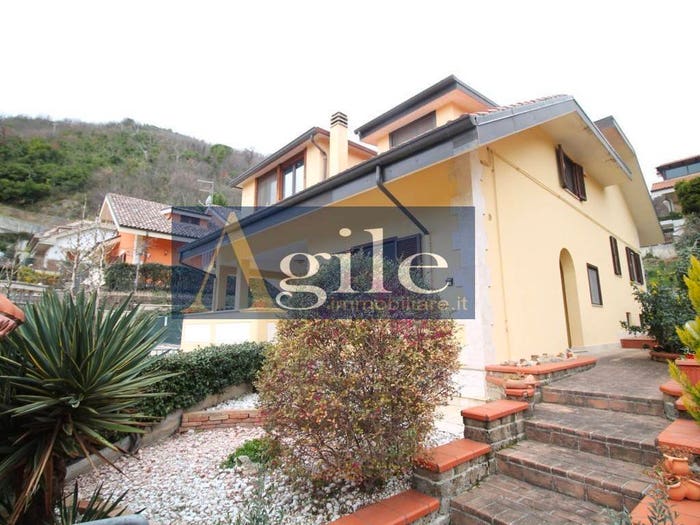 Casa con 6 locali in vendita in via giacinto cornacchioli, Ascoli Piceno