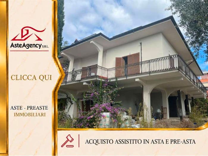 Casa con 6 locali in vendita in Via Gaetano Donizzetti, Centro, Osimo