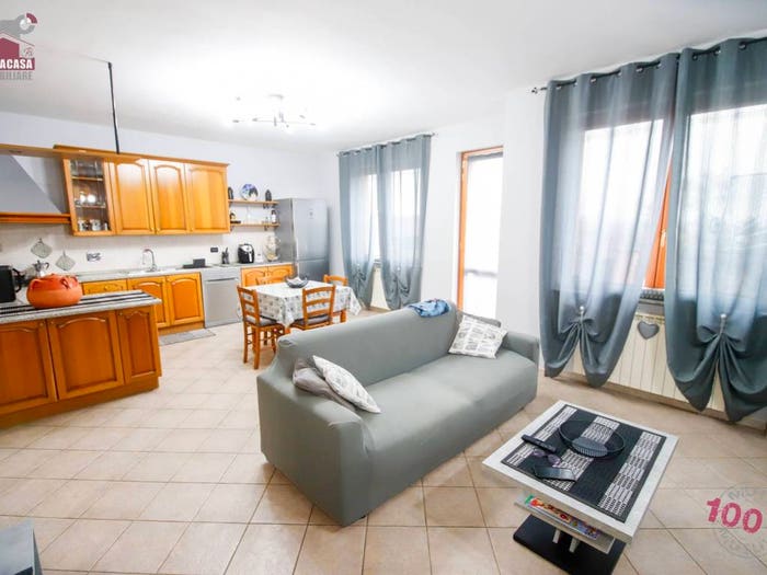 Appartamento con 6 locali in vendita in Via Virgilio Bosso, Caravini, Crescentino