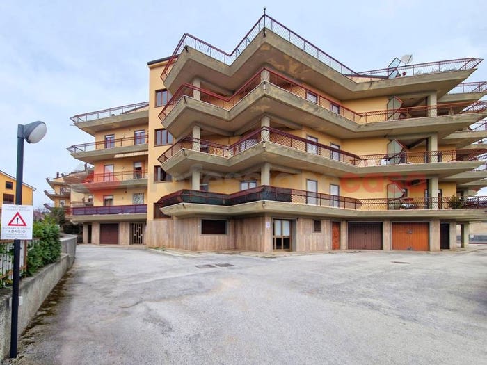 Casa trilocale in vendita in Via Montorio al Vomano, Torretta Torrione, L'Aquila