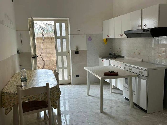 Appartamento trilocale in vendita in Via Pipedo SNC, Centro, Riace