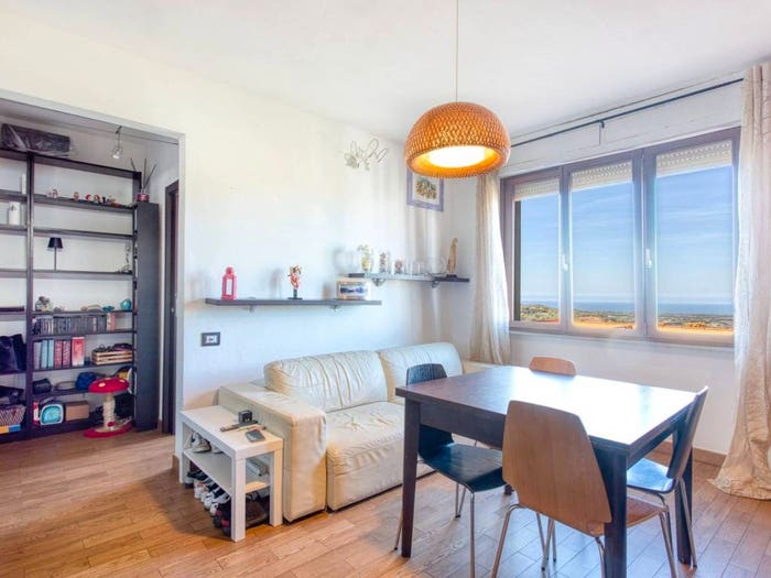 Appartamento trilocale in vendita in Via Nemorense, Centro, Castagneto Carducci