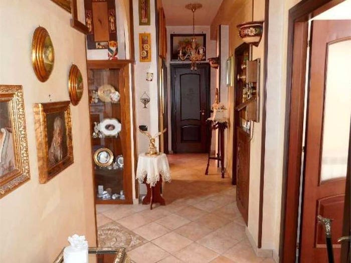 Appartamento con 6 locali in vendita in Via Gherardo Marone, Ponti Rossi, Napoli