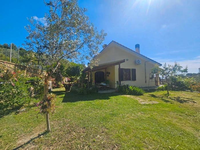Casa con 6 locali in vendita in Via Cà Sottane, Diano Marina