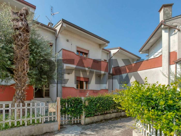Casa con 6 locali in vendita in via Matteotti, Saletto, Borgo Veneto