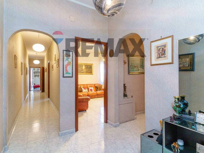 Appartamento con 6 locali in vendita in Via XXXI Maggio, Rapisardi, Catania