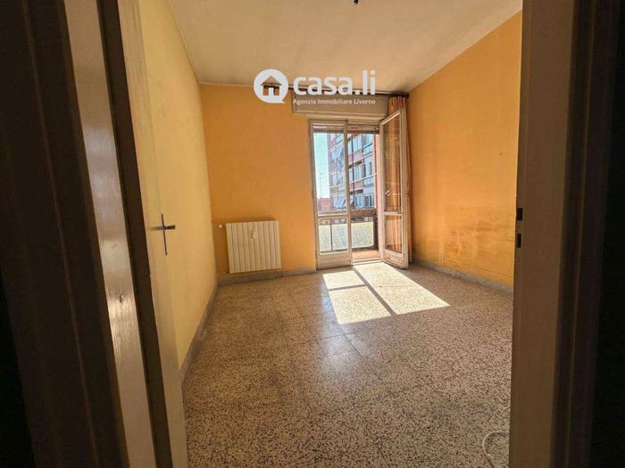 Appartamento con 5 locali in vendita in La Rosa, Livorno