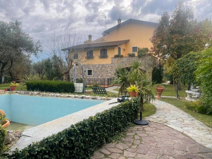 Casa con 6 locali in vendita in Via Isola, Casano Dogana Isola, Luni