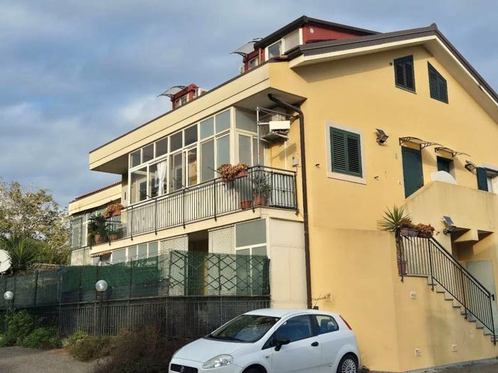 Appartamento quadrilocale in vendita in Via Vittorio Veneto SNC, Centro, Mascali