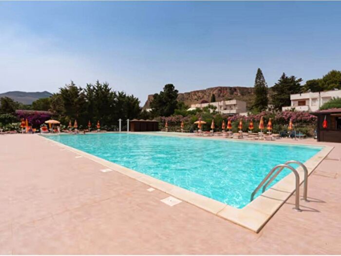 Appartamento quadrilocale in vendita in Villaggio Sporting, Castellammare del Golfo