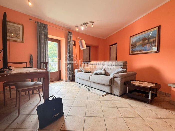 Casa quadrilocale in vendita in Via Roma, Coggiola