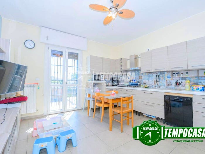 Appartamento trilocale in vendita in Via dei Larici, Casorate Primo