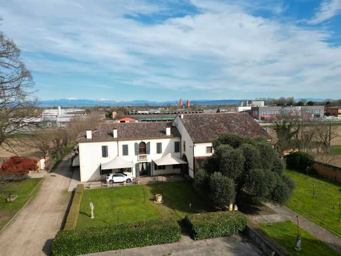 Casa quadrilocale in vendita in Via Pasquale Longo, Borgo Veneto