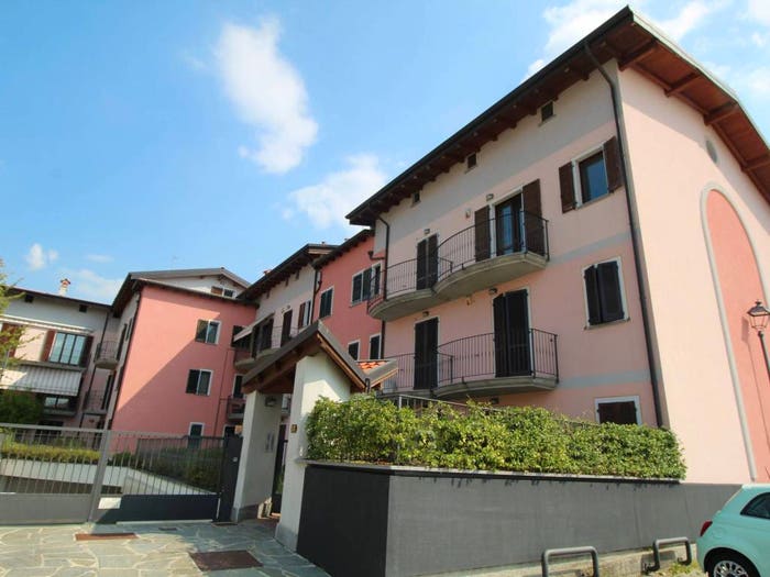 Appartamento bilocale in vendita in Piazza Papa Giovanni, Lazzate