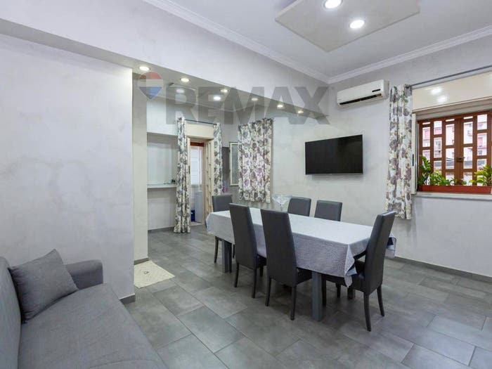 Appartamento con 6 locali in vendita in Viale Mario Rapisardi, Rapisardi, Catania