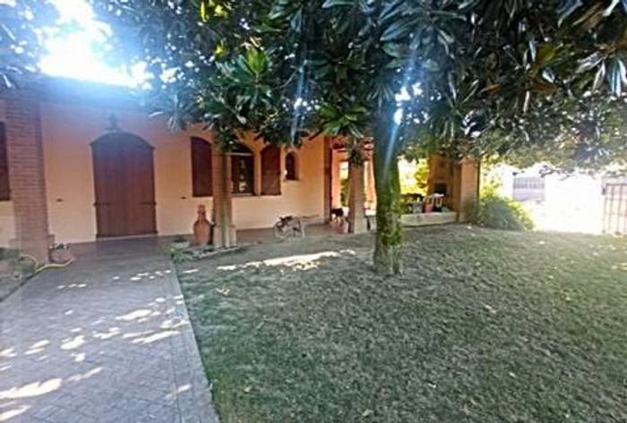 Casa con 6 locali in vendita in Via dei Gelsi, Centro, Monticelli Pavese
