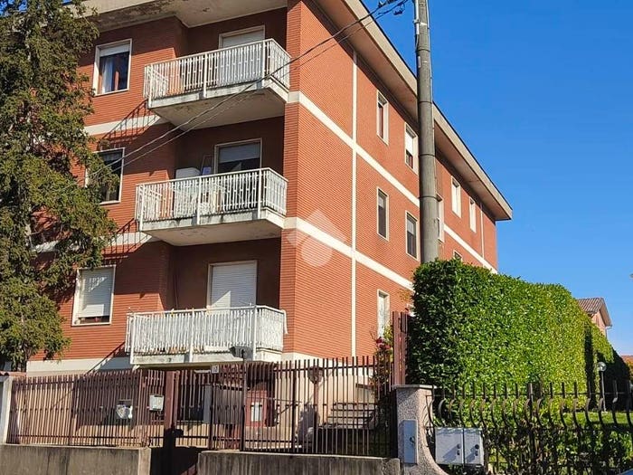 Appartamento trilocale in vendita in Via Gorizia, Centro, Lonate Pozzolo