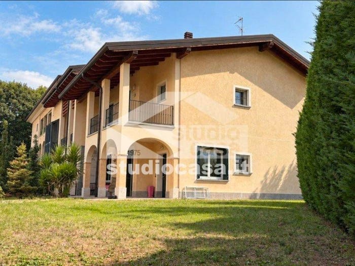 Casa quadrilocale in vendita in Via Kennedy, Scano Al Brembo, Valbrembo